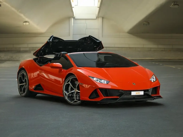 Lamborghini Huracan Evo Spyder Lamborghini Huracan Evo Spyder convertible Rental in the UAE