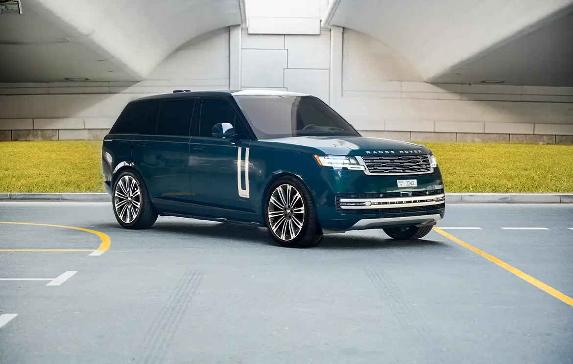 Lease the luxurious Range Rover Autobiography SUV in Abu Dhabi